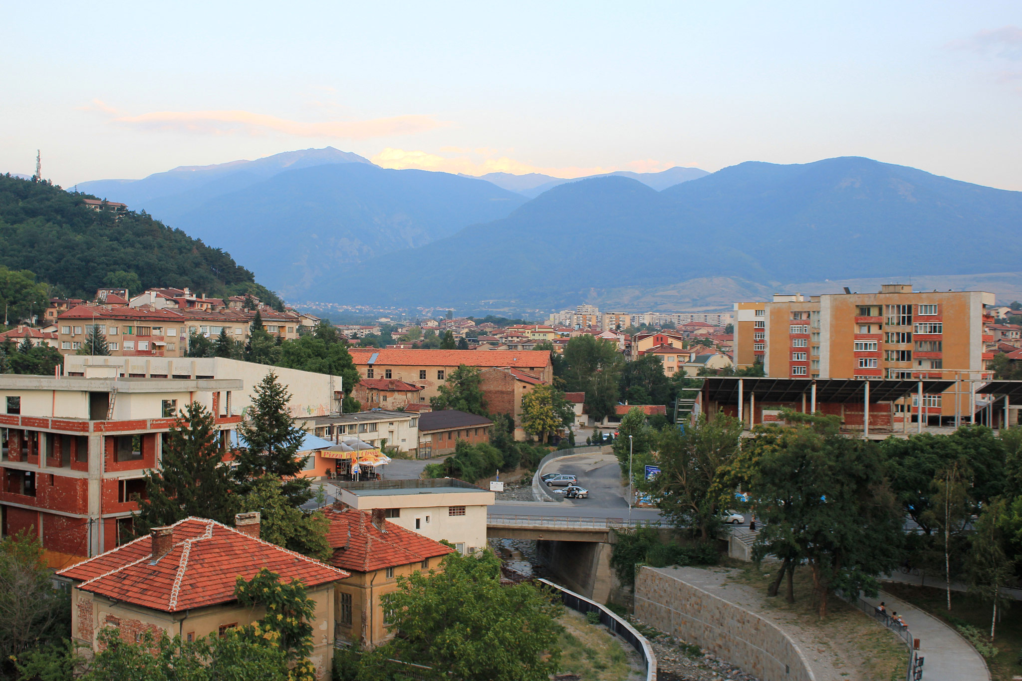 Dupnitsa (Дупница) (Photo license CC-BY-SA 3.0)